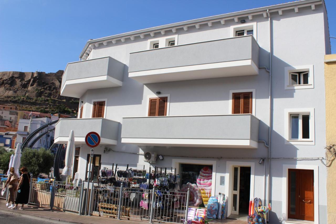 B&B Piazza Nuova Castelsardo Esterno foto